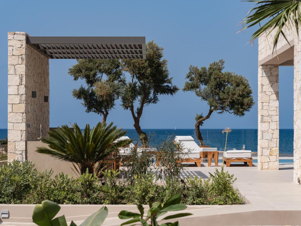 Artemis Seafront Villa, An Evanescence Sea Retreat, By Thinkvilla ตาวโรไนติส ภายนอก รูปภาพ