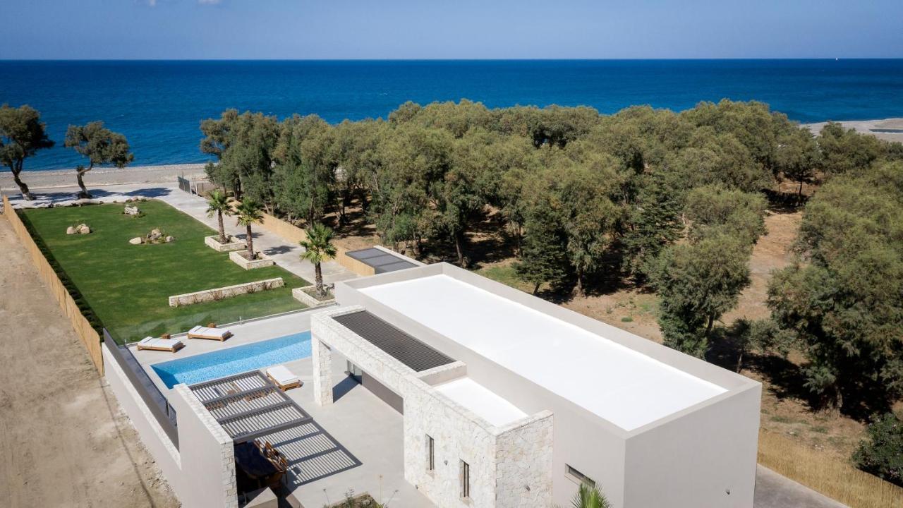 Artemis Seafront Villa, An Evanescence Sea Retreat, By Thinkvilla ตาวโรไนติส ภายนอก รูปภาพ