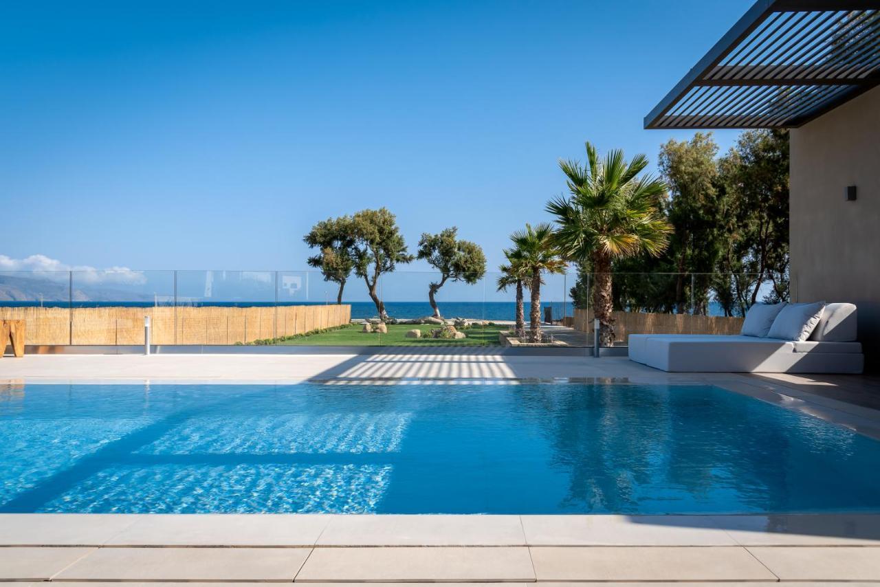 Artemis Seafront Villa, An Evanescence Sea Retreat, By Thinkvilla ตาวโรไนติส ภายนอก รูปภาพ