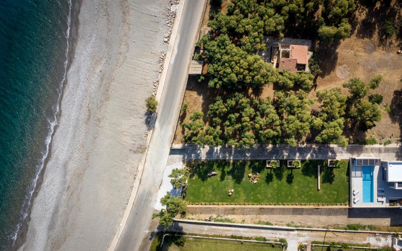 Artemis Seafront Villa, An Evanescence Sea Retreat, By Thinkvilla ตาวโรไนติส ภายนอก รูปภาพ