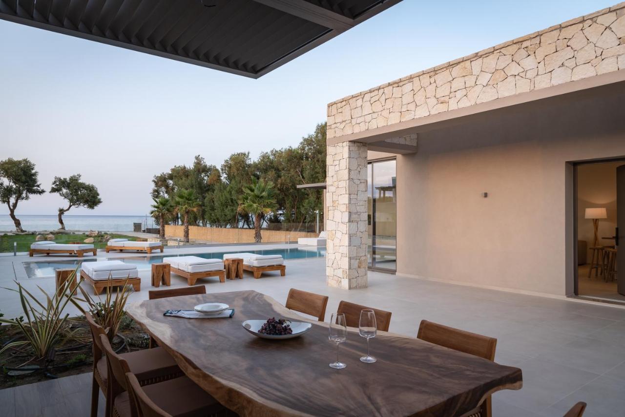 Artemis Seafront Villa, An Evanescence Sea Retreat, By Thinkvilla ตาวโรไนติส ภายนอก รูปภาพ