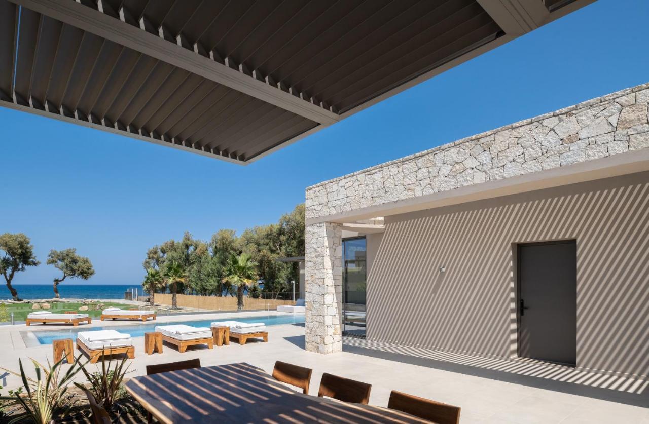 Artemis Seafront Villa, An Evanescence Sea Retreat, By Thinkvilla ตาวโรไนติส ภายนอก รูปภาพ
