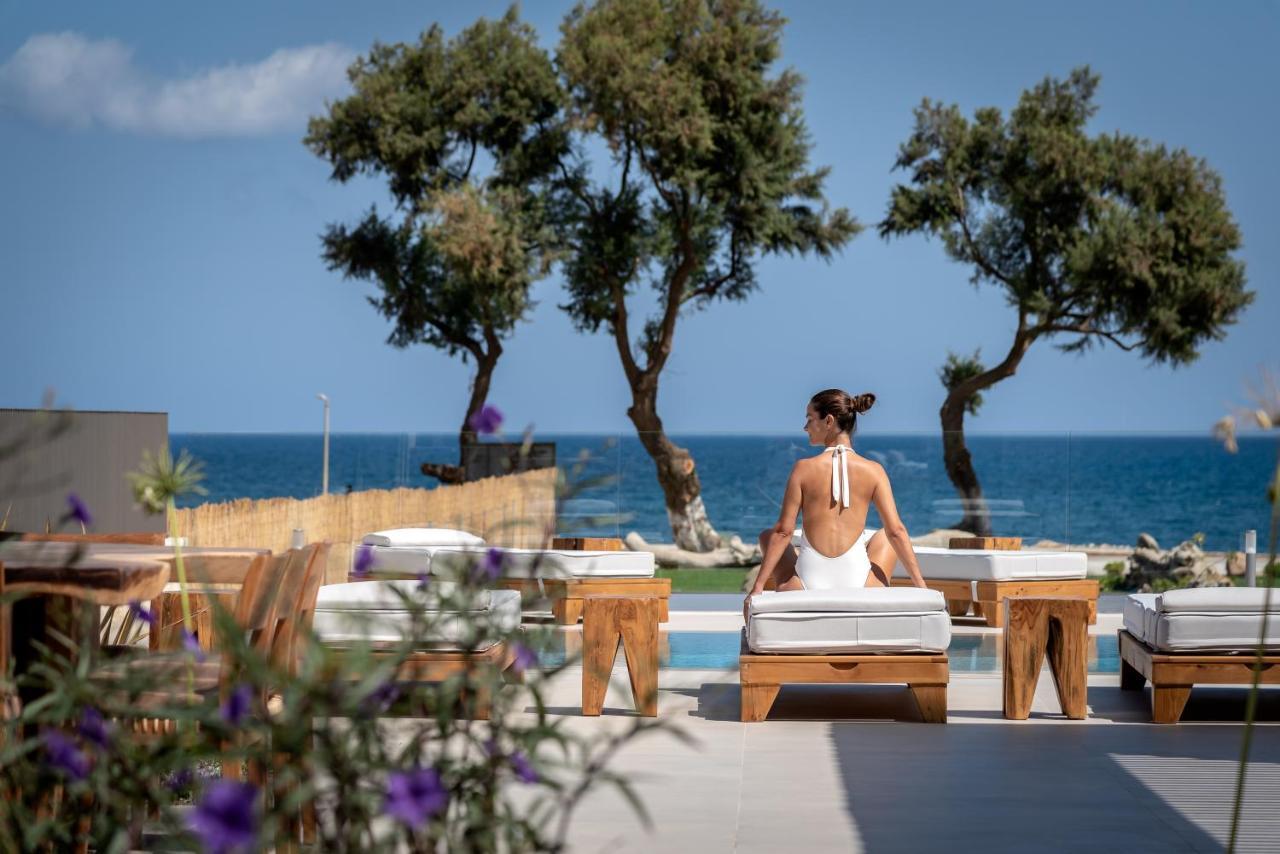 Artemis Seafront Villa, An Evanescence Sea Retreat, By Thinkvilla ตาวโรไนติส ภายนอก รูปภาพ