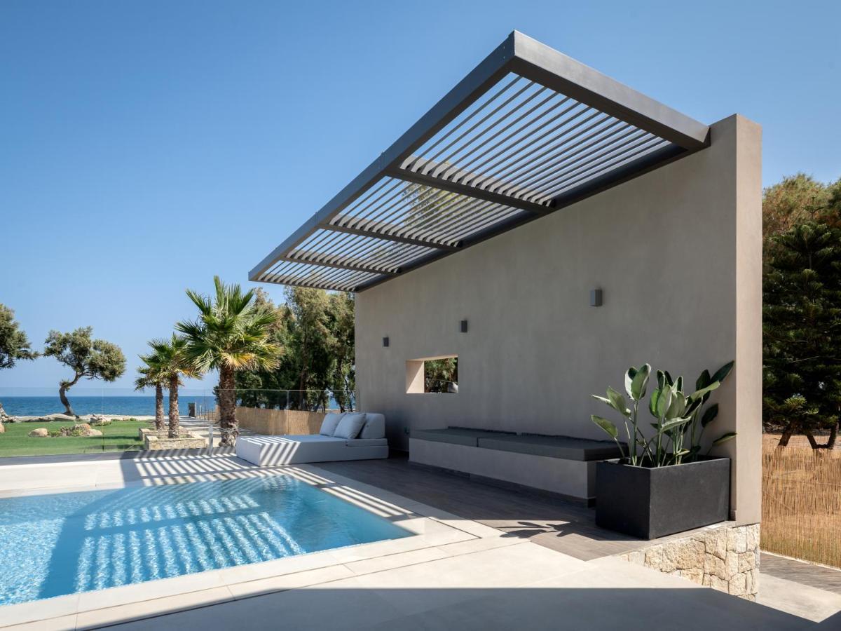 Artemis Seafront Villa, An Evanescence Sea Retreat, By Thinkvilla ตาวโรไนติส ภายนอก รูปภาพ