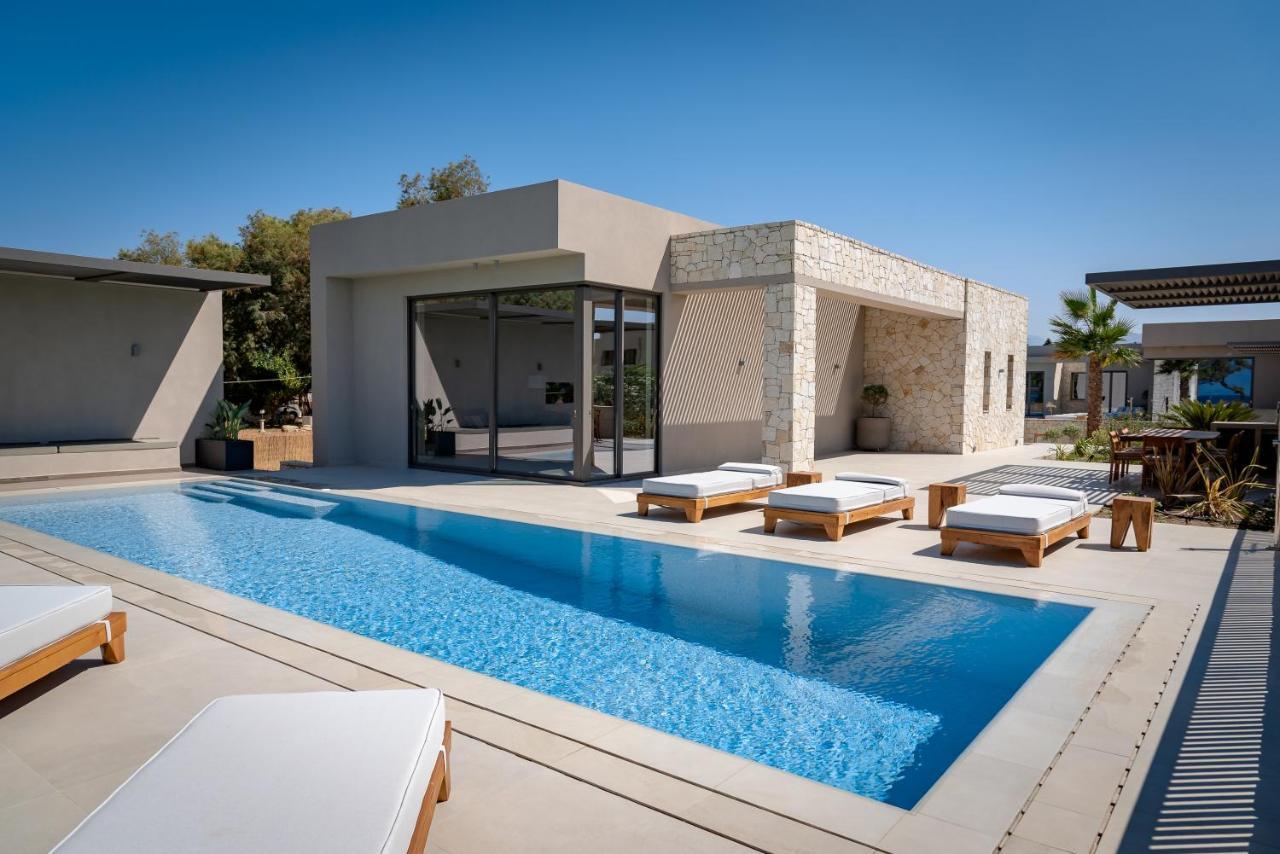Artemis Seafront Villa, An Evanescence Sea Retreat, By Thinkvilla ตาวโรไนติส ภายนอก รูปภาพ
