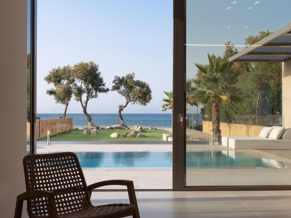 Artemis Seafront Villa, An Evanescence Sea Retreat, By Thinkvilla ตาวโรไนติส ภายนอก รูปภาพ